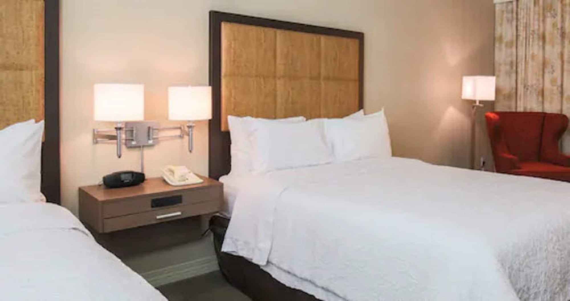 Hampton & Hotel 3*